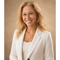 Kenia Costa - Senior Mortgage Loan Originator