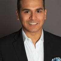 Ernie Sandoval in Chicago, IL