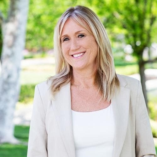 Alicia Ives - Redfin Agent in Menifee, CA
