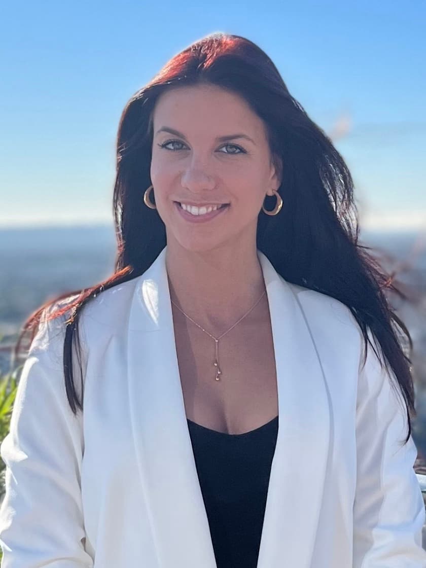 Sasha Sivakova - Real Estate Professional in Manhattan Beach, CA