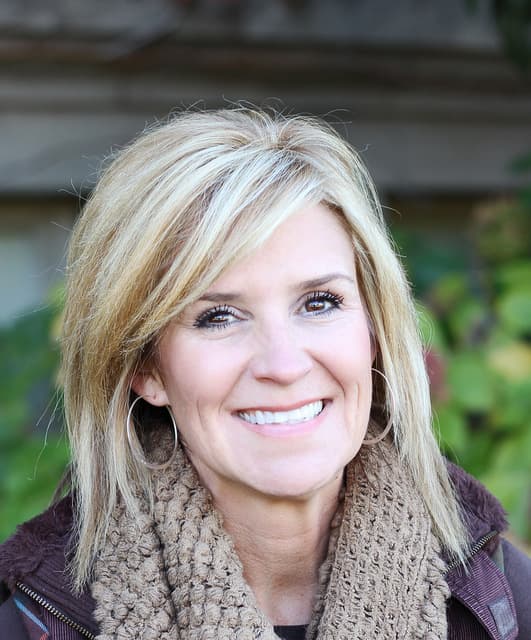 Dawn Lindfelt in Redlands, CA