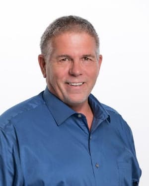 Layne Samuelson - Sales Associate in Hiawatha, IA