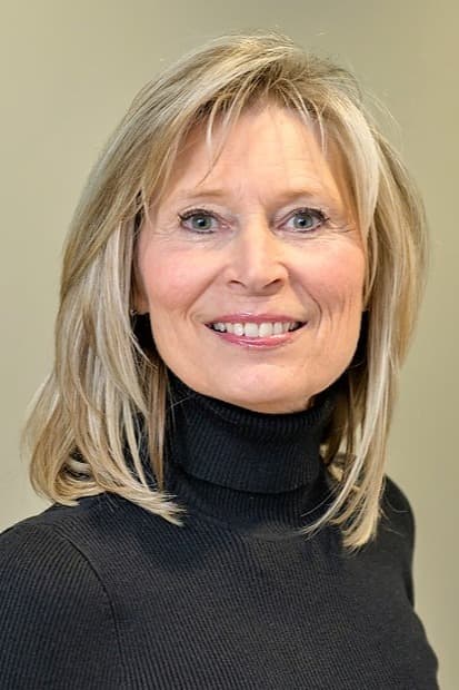 Karen Danielson - Sales Associate in Wayzata, MN