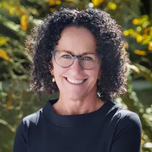 Mary Menard - Sales Associate in NJ