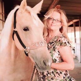 Linda Berg in Lancaster, CA