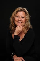 Debbie Heichel - Broker in WI