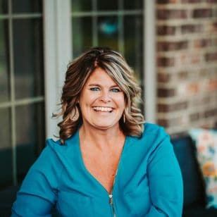 Lori Westmark - Broker in Dubuque, IA