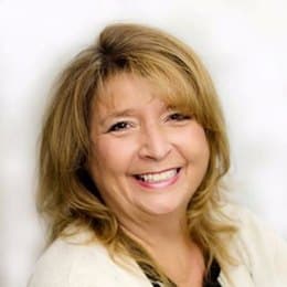Mandy Maynard - Broker Associate in Bettendorf, IA
