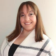 Linda Vollaro - Realtor in Somerset, MA