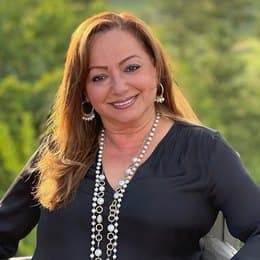 Martha Pomares - Managing Broker in Miami, FL
