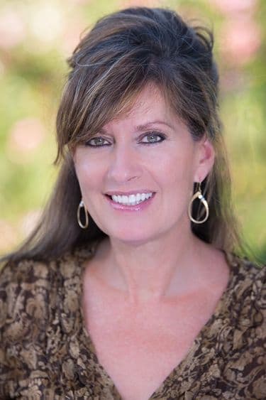 Dayna Schnur - Sales Associate in Santa Rosa, CA
