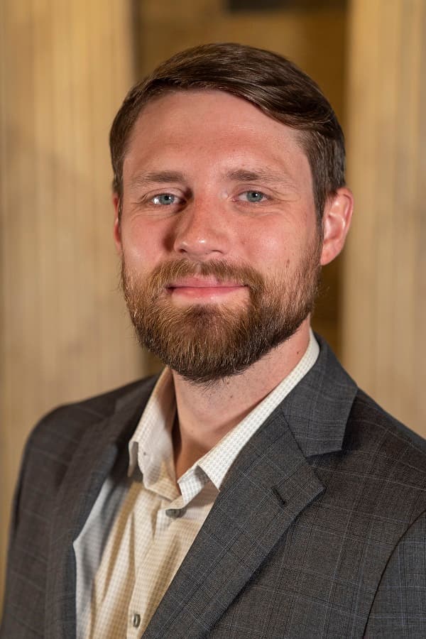Ryan Helgeson - New American Funding - Loan Officer | NMLS # 1753506