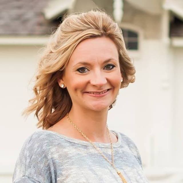 Darby Lawes - Loan Officer