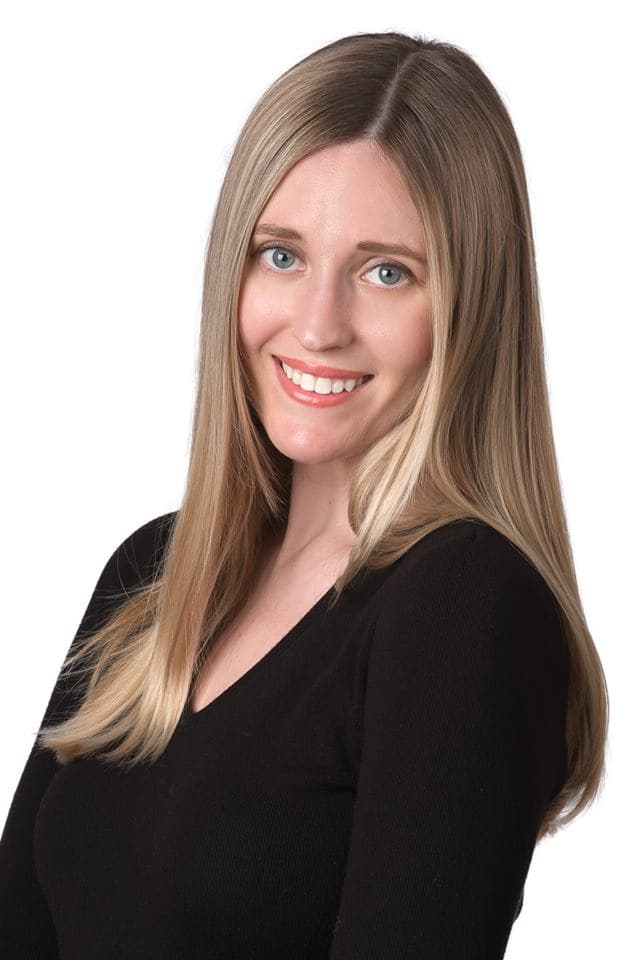 Ariana Raz - Movement Mortgage - Loan Officer