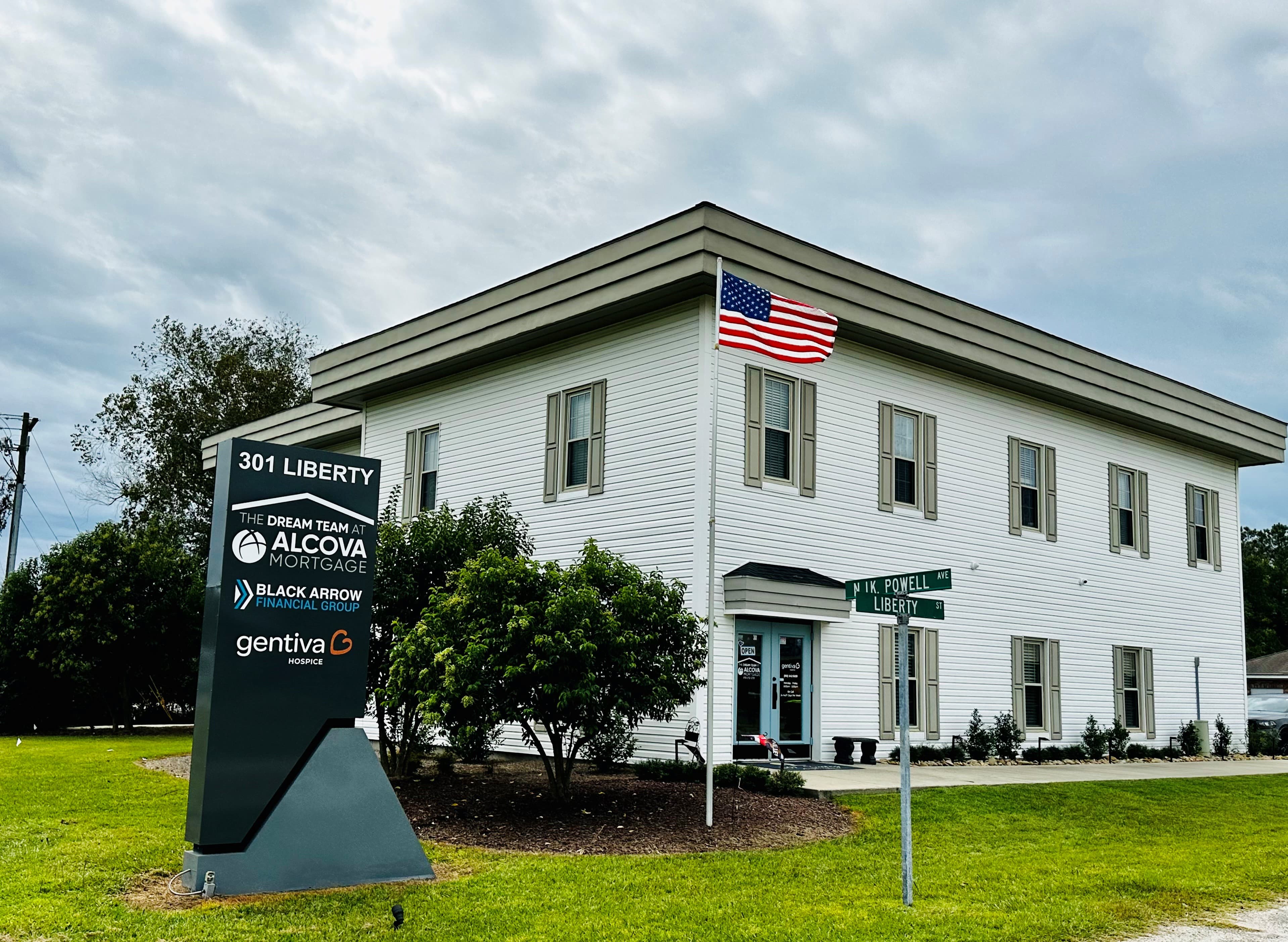 Russell Smith and The Dream Team at ALCOVA Mortgage - Gallery Photo