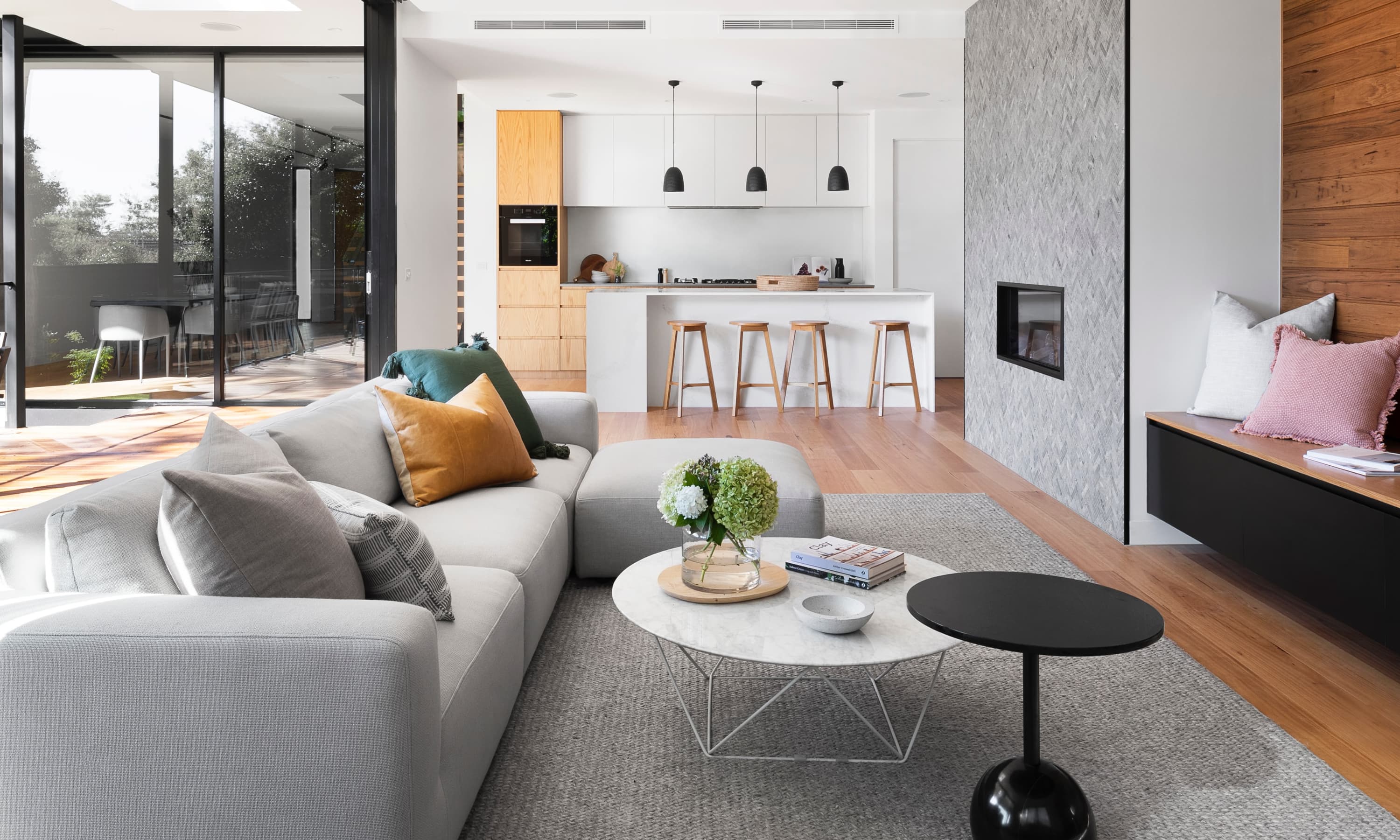 Jodie Hendrickson at Cason Home Loans's Cover Image
