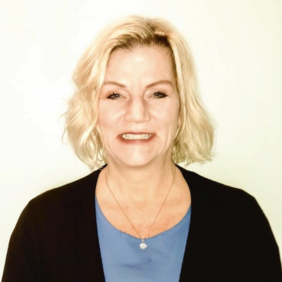 Robin Lundgren - New American Funding - Loan Officer Assistant | NMLS # 340739